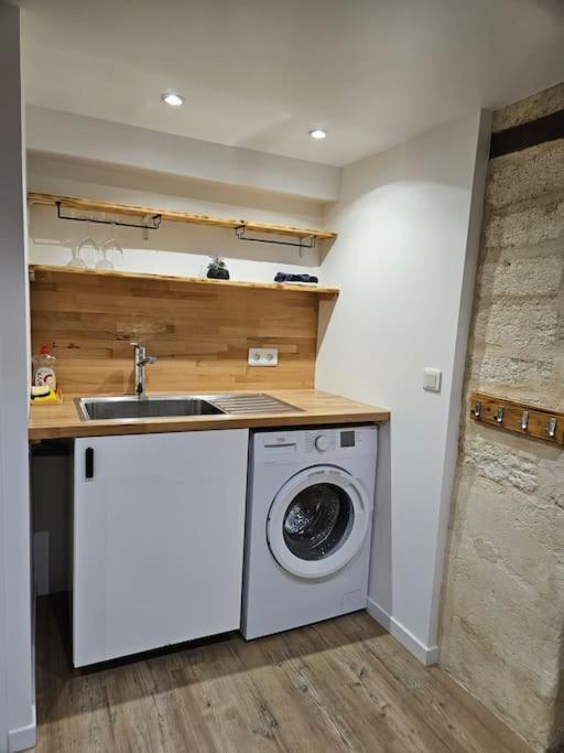 Sleep-In-Montpellier, Gaya, 6 Pers, Ecusson Apartment Luaran gambar