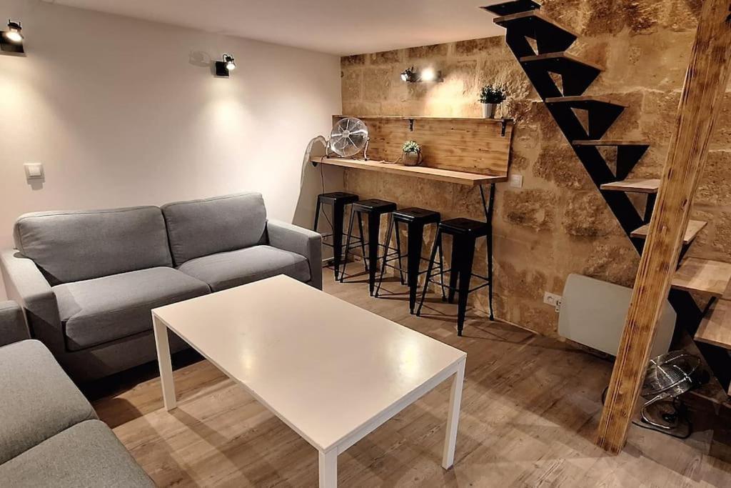 Sleep-In-Montpellier, Gaya, 6 Pers, Ecusson Apartment Luaran gambar