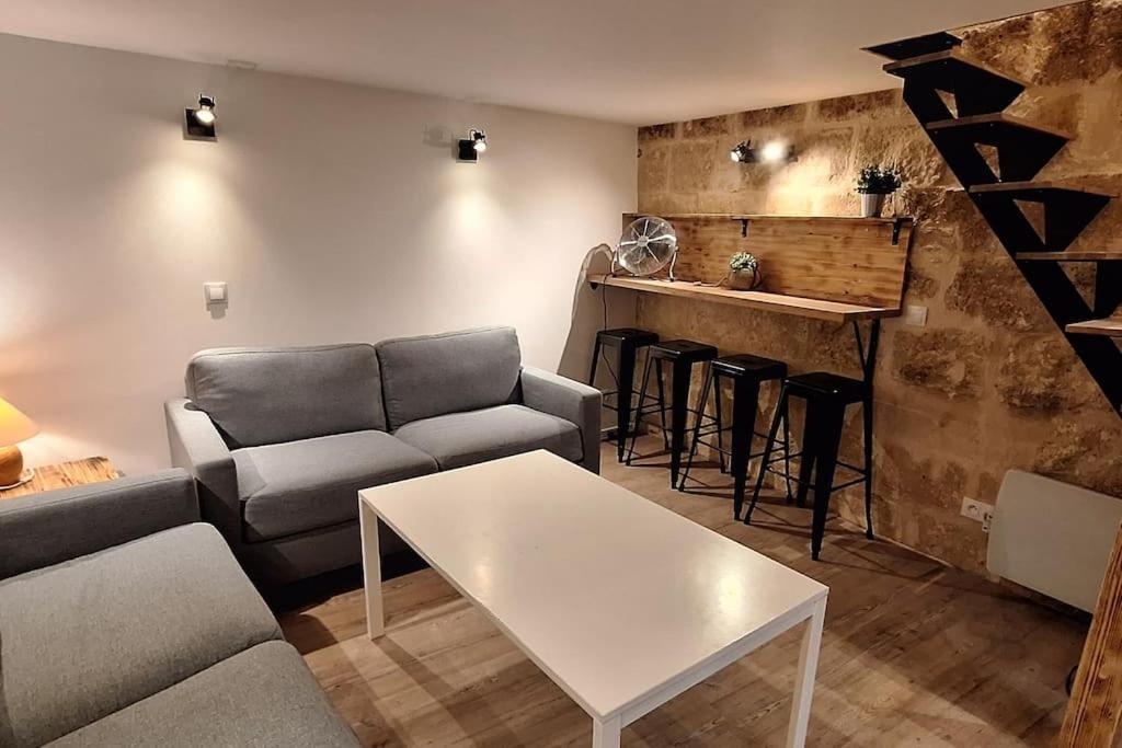 Sleep-In-Montpellier, Gaya, 6 Pers, Ecusson Apartment Luaran gambar